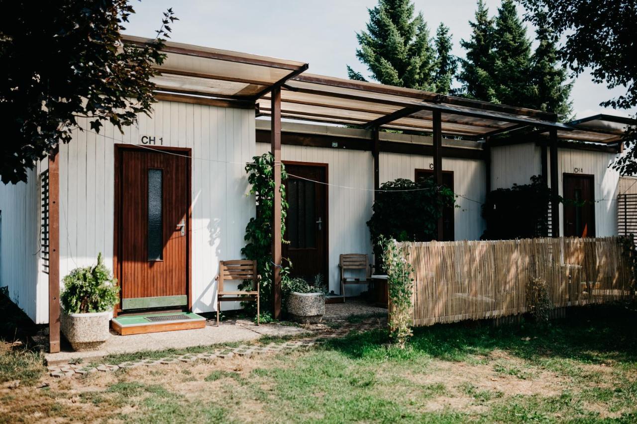 Camp Alpa Hotel Ostrovačice Exterior foto